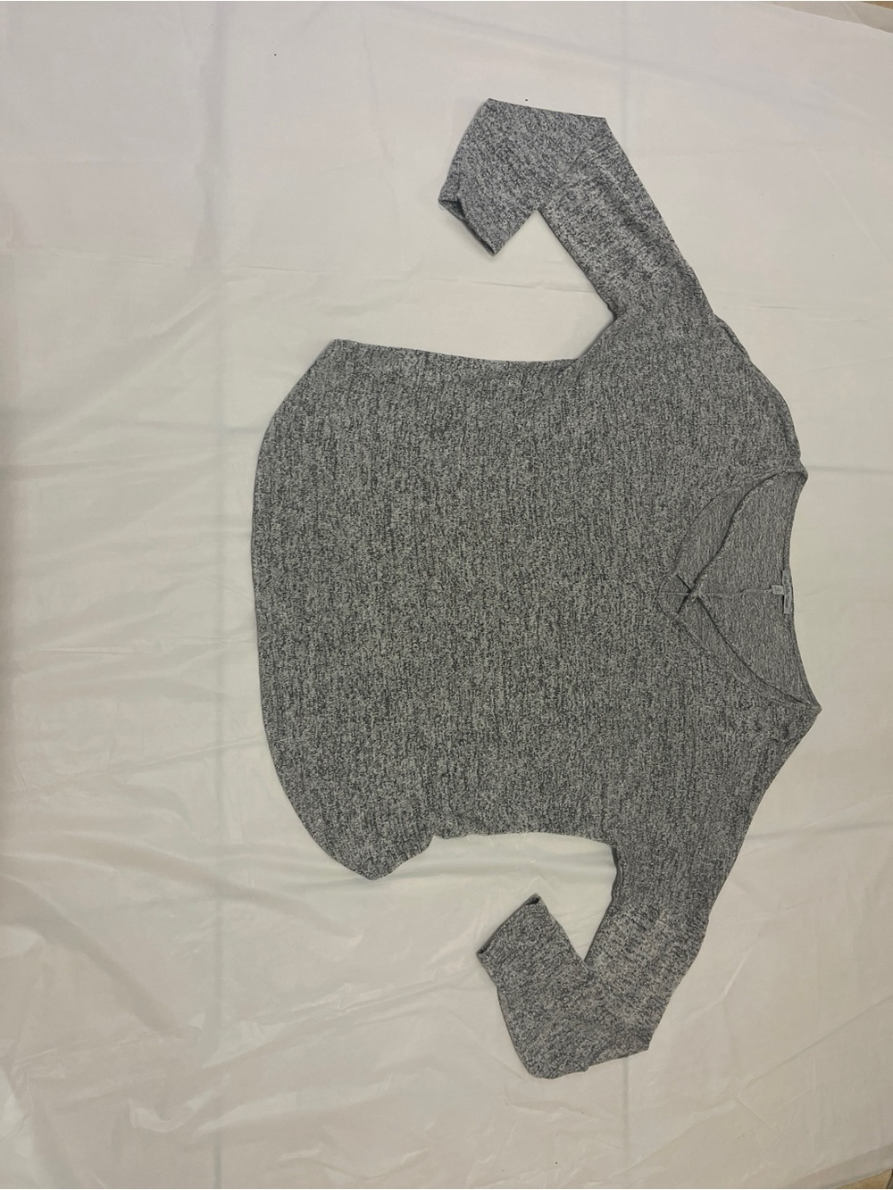 Charlotte Russe Grey Soft Knit Top Criss Cross V-Neck Long Sleeve Sweater Size M